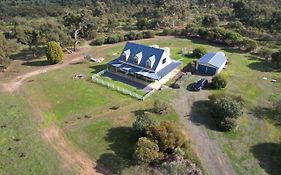 Morningside Farm House With Mountian Views...
